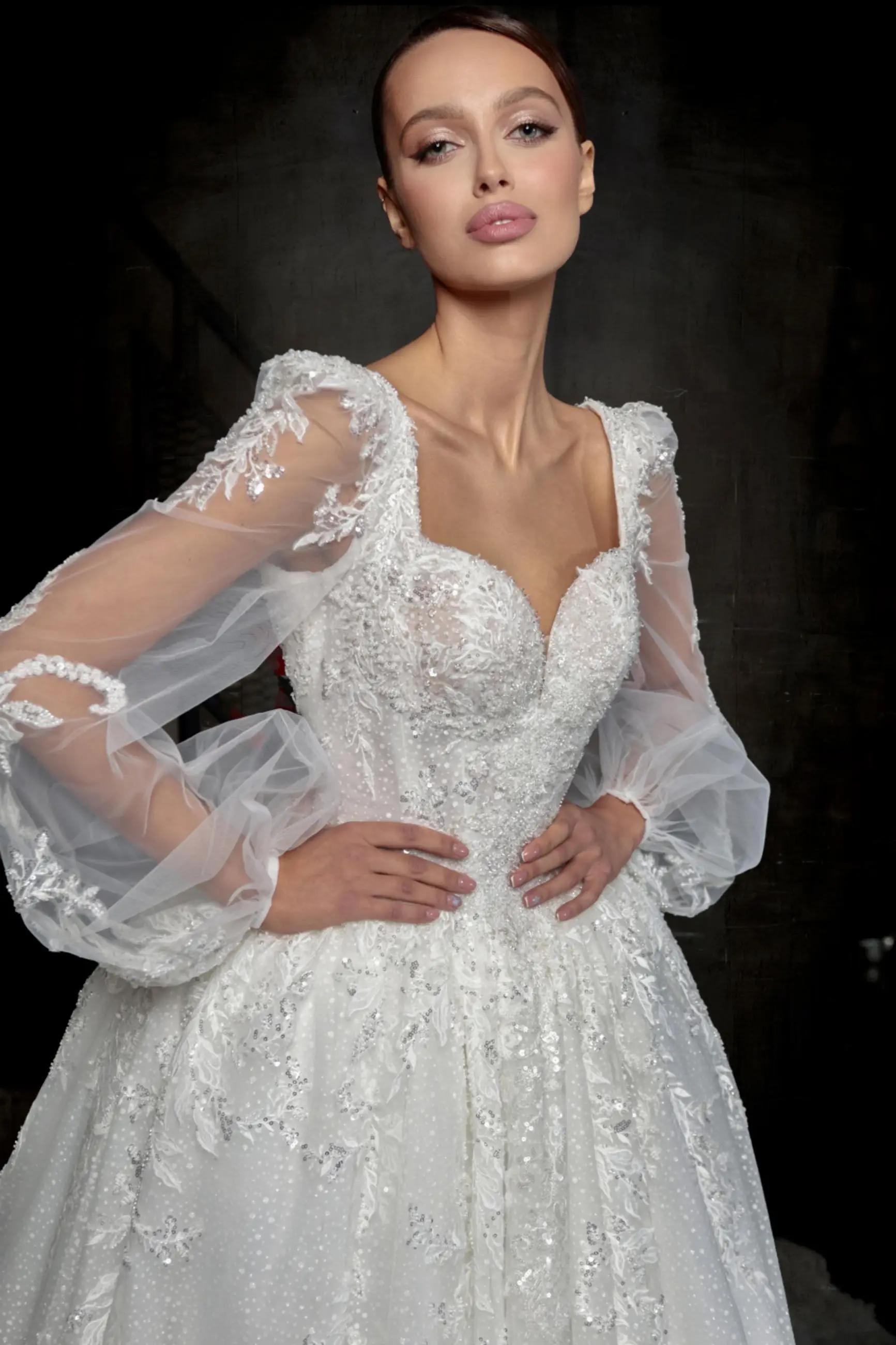 Saying &#39;I Do&#39; in Style: The Exquisite Autumn Silk Collection at Eva&#39;s International Bridal Image